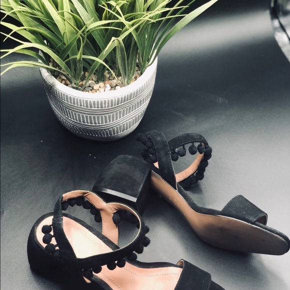 Zara Pom Pom Sandals (worn once!) - Picture 3 of 3